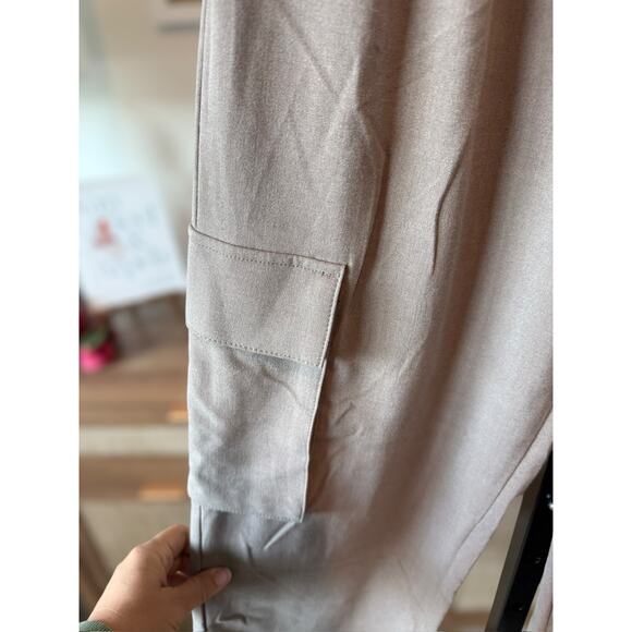 Abercrombie & Fitch Sloane Lightweight Tailored Cargo Pant Beige Womens Sze 27/4 - Picture 8 of 13